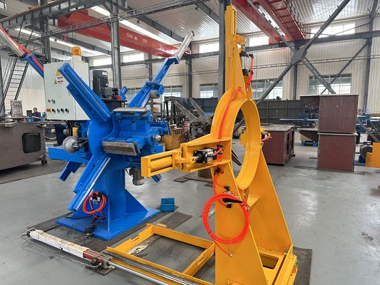 Tube de meubles faisant la machine avec l'extrémité hydraulique d'essai faisant face à l'acier