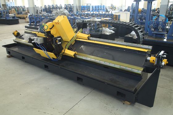Machine de formage de tubes en alliage bas de 20 × 20 mm ≈ 150 × 150 mm pour la production de tubes carrés jusqu'à 100 m/min