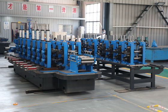 Les usines de tubes d'acier standard ISO. Φ114 ∙ 325 mm grande machine de broyeur de tubes pour la production de tuyaux structurels, d'eau et d'énergie.