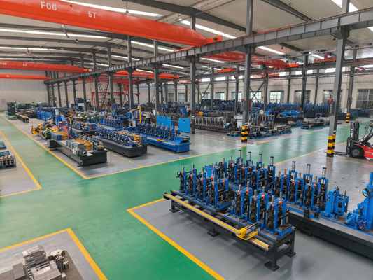 Tube à grande vitesse formant la machine pour précision de production de tuyau d'api la haute